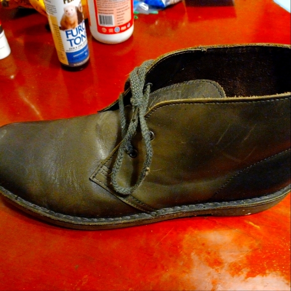 Clark's boots - Picture 3 of 4